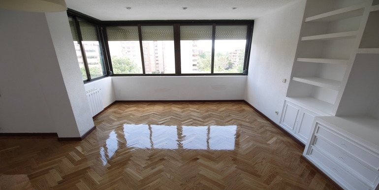 Piso alquiler 3 dormitorios con piscina - foto 3